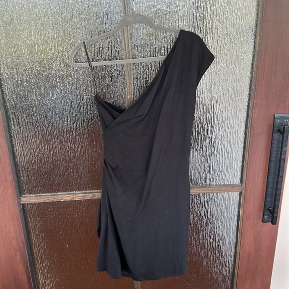 Victoria Beckham Black Asymmetrical Ruffled Cocktail Dress size 6 - Picture 9 of 12